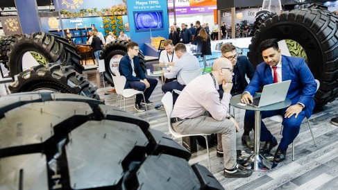 aussteller_besucher_1200x675_1