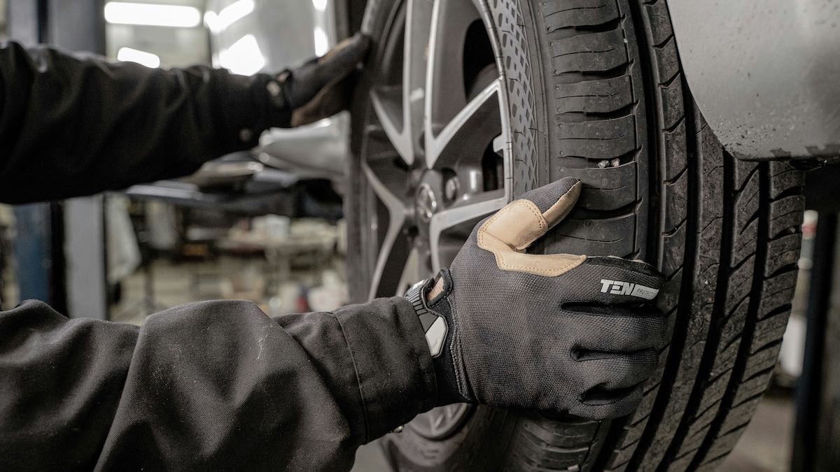 Customers expect tailor-made solutions when buying tyres (Bild: Jimmy Nilsson Masth, unsplash)