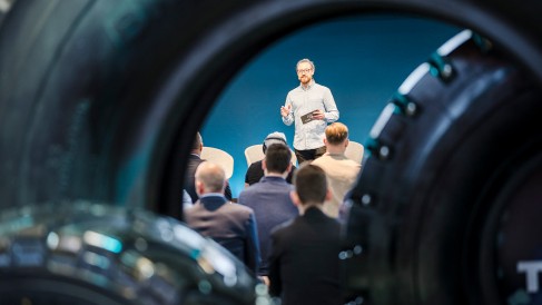 moderator_tirestage_1200x675