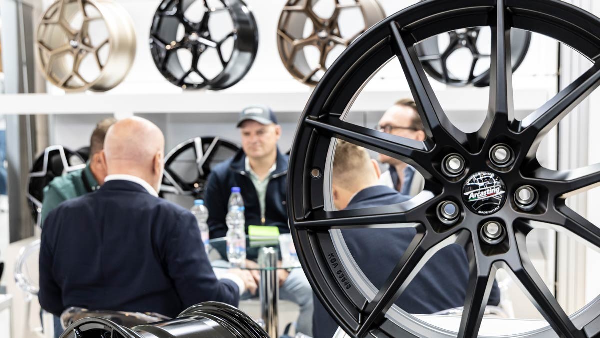 Meeting with a customer at the Arcasting stand