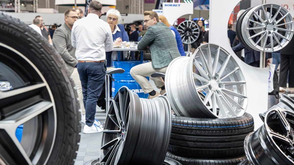 Meeting with customers at the Borbet stand